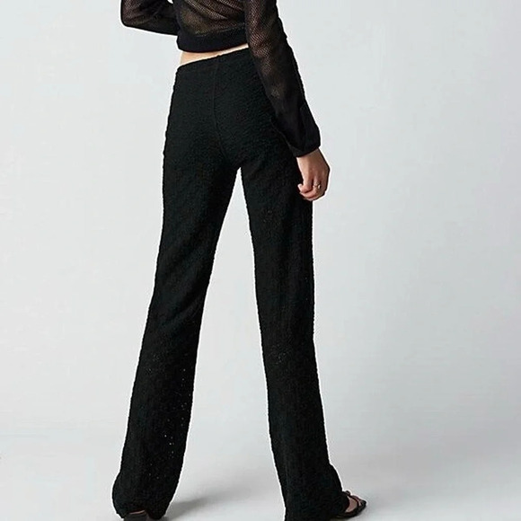Free People ONE
FP One Ona Lace Flare Pants in black Sz : S-M - Picture 6 of 10